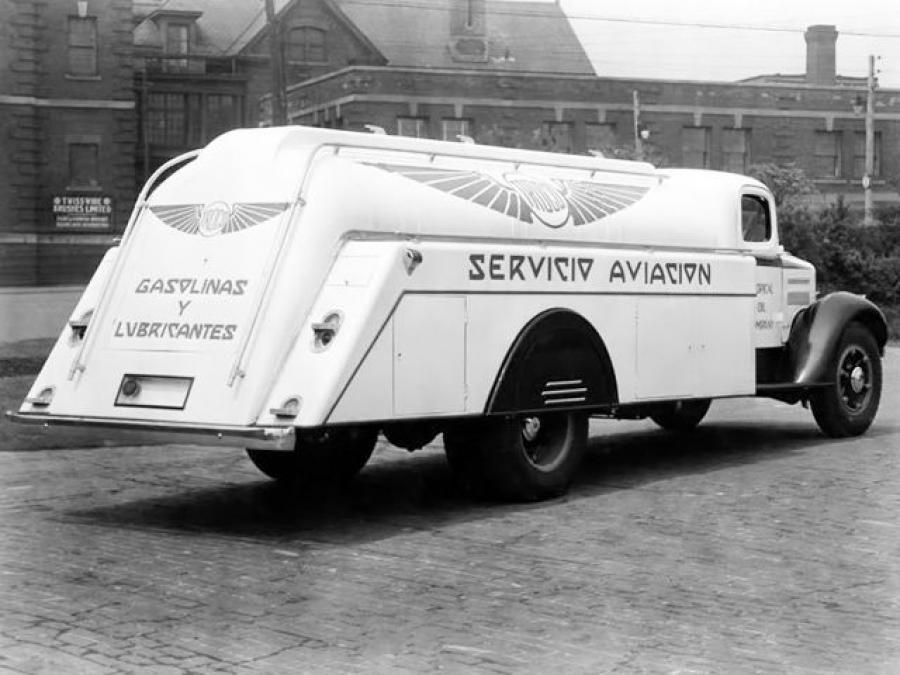  White 704 Airport Tank Truck 1937 года  (фото 2 из 2)